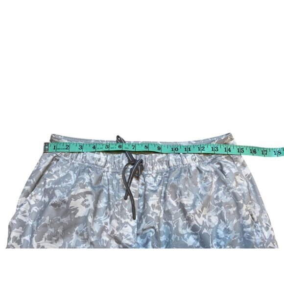 Lululemon Gray Floral Lightweight Joggers With Drawstring Waist Size 6 - Picture 3 of 5